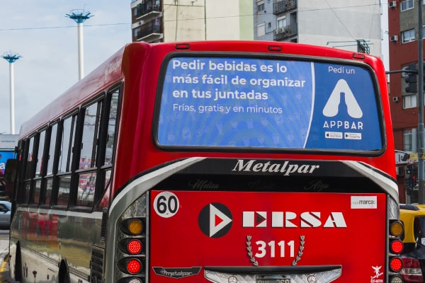 Publicidad en lunetas de colectivos