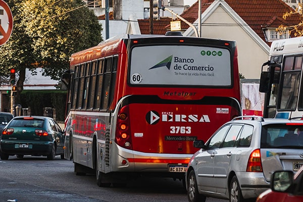 Mayor alcance y visibilidad en vía pública